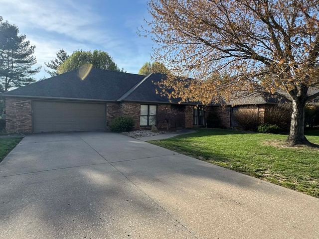 1602 S Eugene Lane, Marion, IL 62959