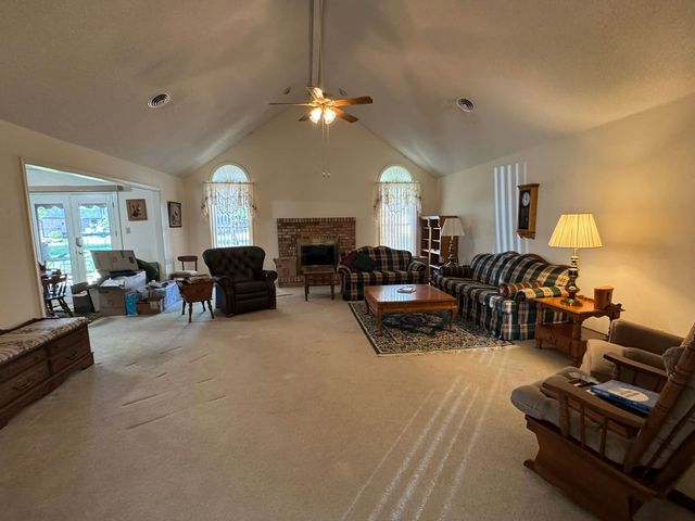 1602 S Eugene Lane, Marion, IL 62959