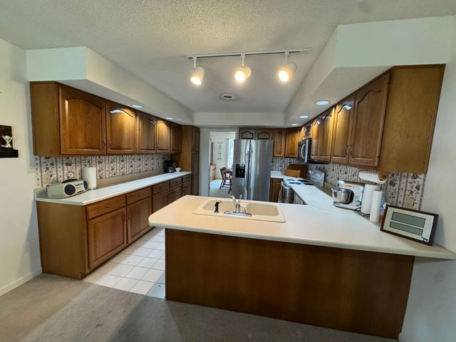 1602 S Eugene Lane, Marion, IL 62959