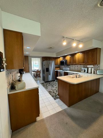 1602 S Eugene Lane, Marion, IL 62959