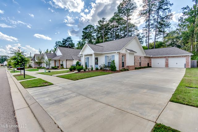 836 Long Leaf Circle, Brandon, MS 39042
