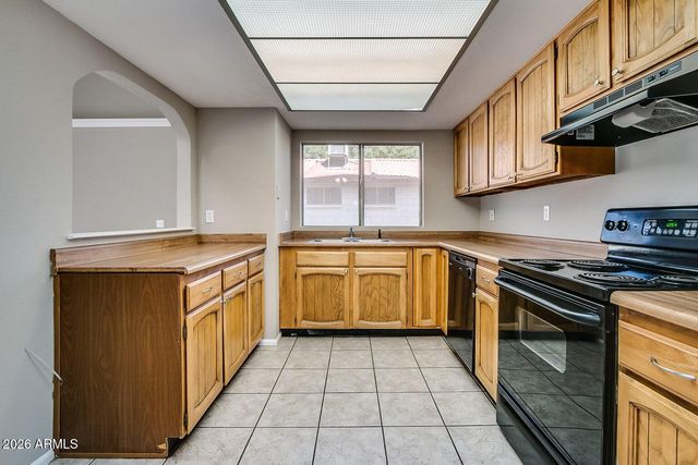 1972 N LEXINGTON Drive, Chandler, AZ 85224