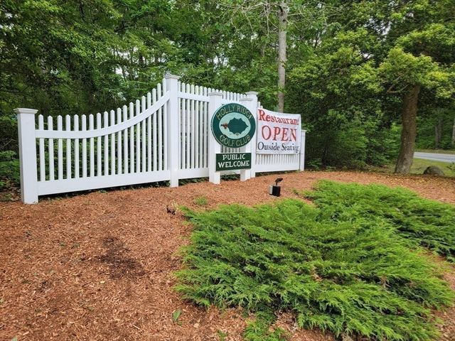 13 Quail Hollow Cir, Sandwich, MA 02563