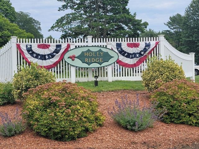 13 Quail Hollow Cir, Sandwich, MA 02563