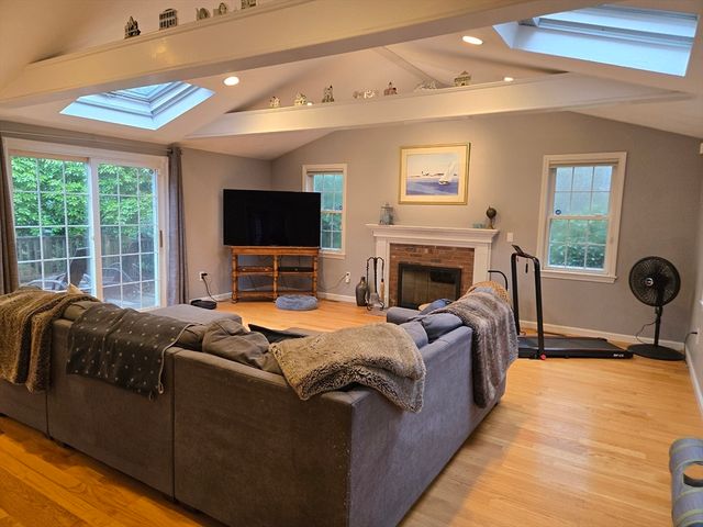 13 Quail Hollow Cir, Sandwich, MA 02563