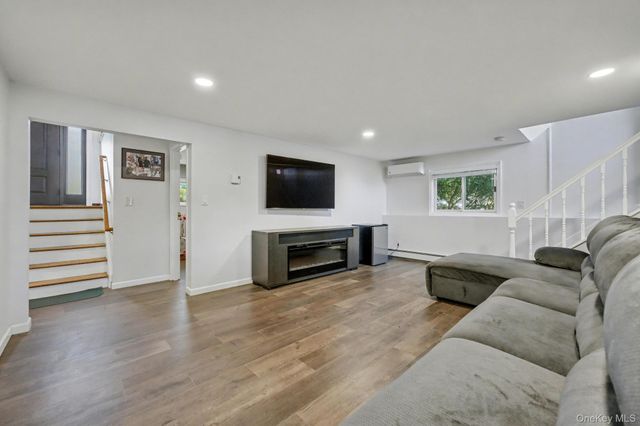 4 Basill Lane, East Northport, NY 11731