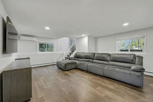 4 Basill Lane, East Northport, NY 11731