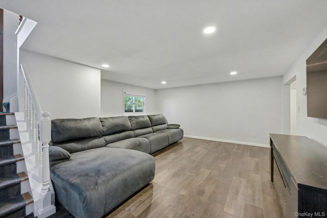 4 Basill Lane, East Northport, NY 11731