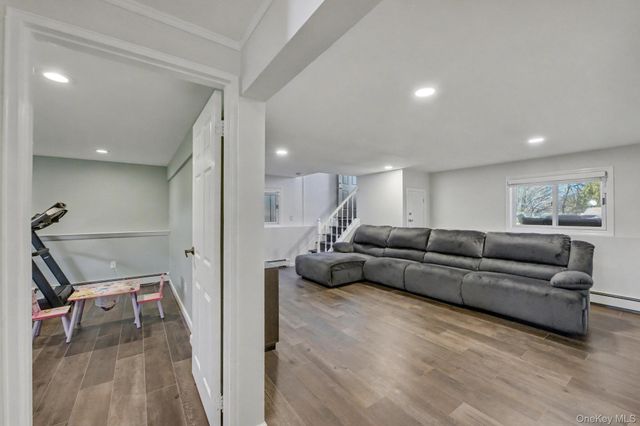 4 Basill Lane, East Northport, NY 11731