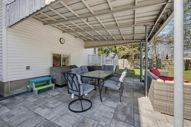 4 Basill Lane, East Northport, NY 11731