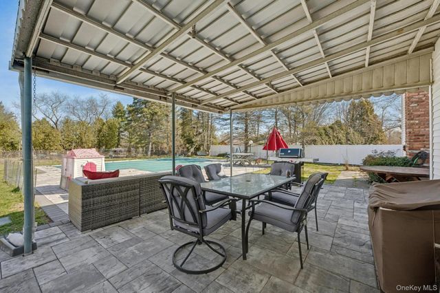 4 Basill Lane, East Northport, NY 11731