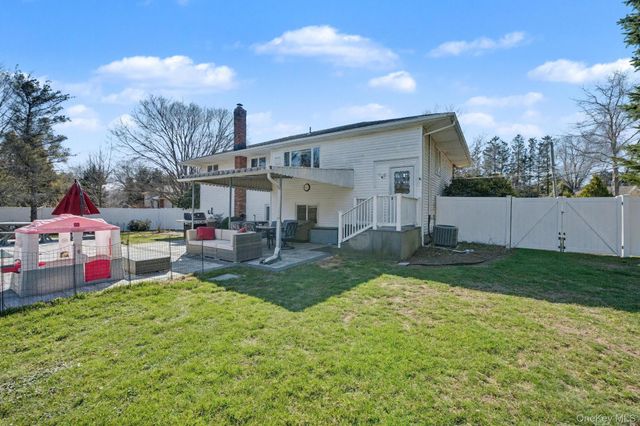 4 Basill Lane, East Northport, NY 11731