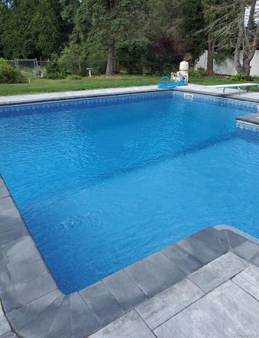 4 Basill Lane, East Northport, NY 11731