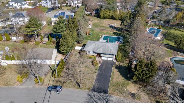 4 Basill Lane, East Northport, NY 11731