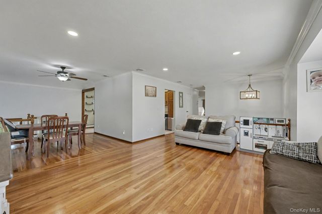 4 Basill Lane, East Northport, NY 11731