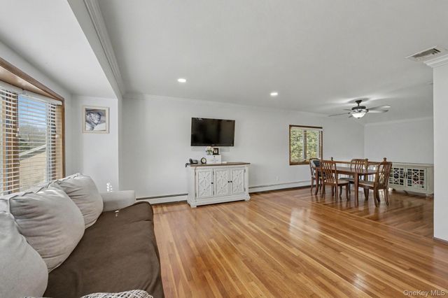 4 Basill Lane, East Northport, NY 11731