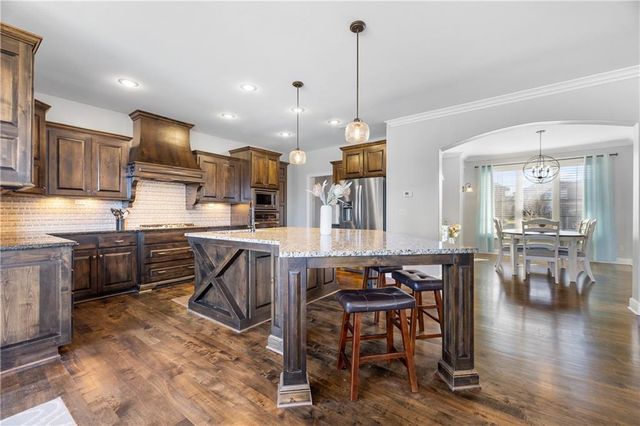 9600 W 164th Street, Overland Park, KS 66085