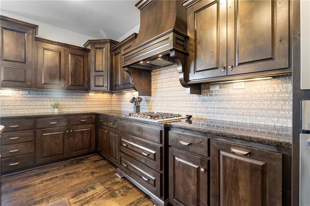 9600 W 164th Street, Overland Park, KS 66085