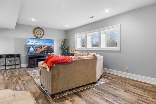 9600 W 164th Street, Overland Park, KS 66085