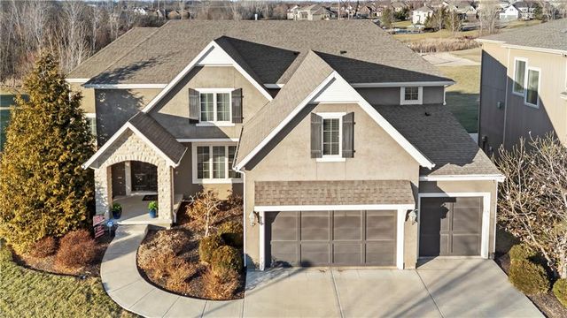9600 W 164th Street, Overland Park, KS 66085