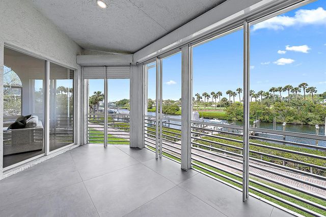 802 Captains Way, Jupiter, FL 33477