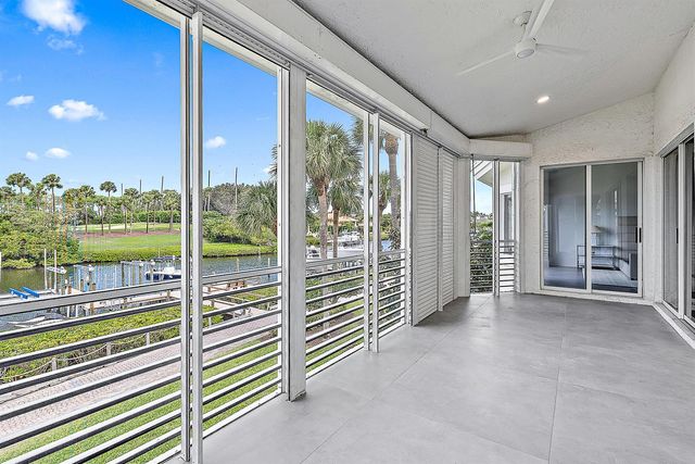 802 Captains Way, Jupiter, FL 33477