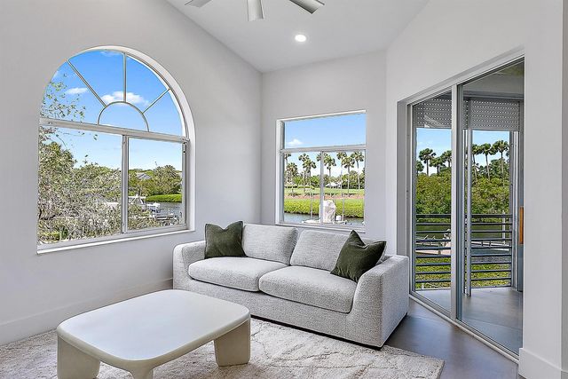 802 Captains Way, Jupiter, FL 33477
