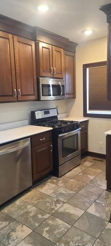 669 S 2nd Street, Chesterton, IN 46304