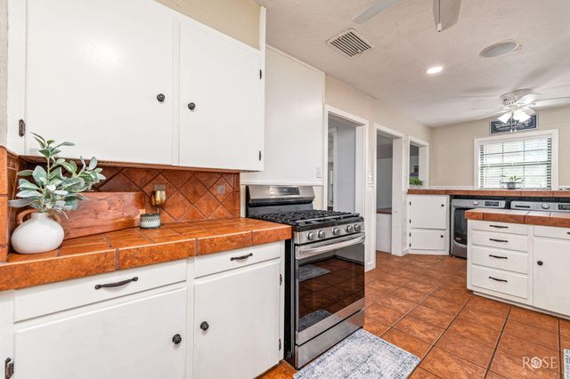 906 N Adams Street, San Angelo, TX 76901