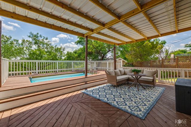906 N Adams Street, San Angelo, TX 76901