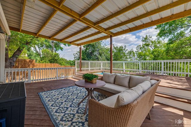 906 N Adams Street, San Angelo, TX 76901