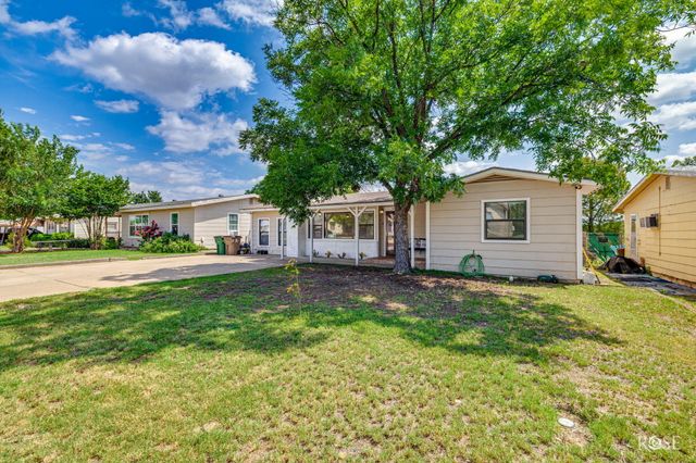 906 N Adams Street, San Angelo, TX 76901