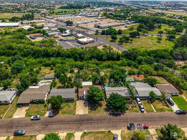 906 N Adams Street, San Angelo, TX 76901