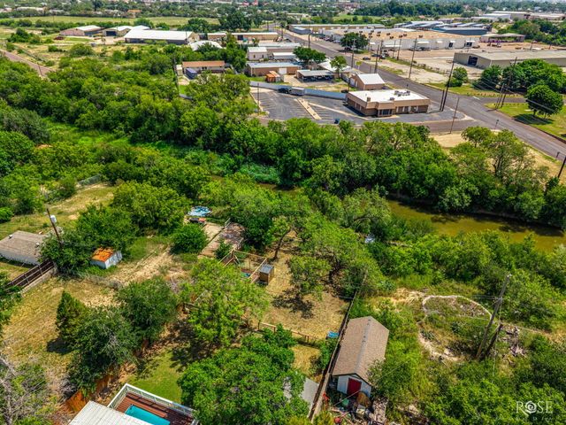 906 N Adams Street, San Angelo, TX 76901