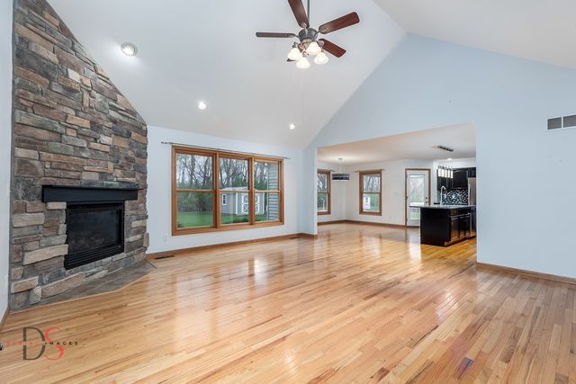 1415 Shaws Lane, Ottawa, IL 61350