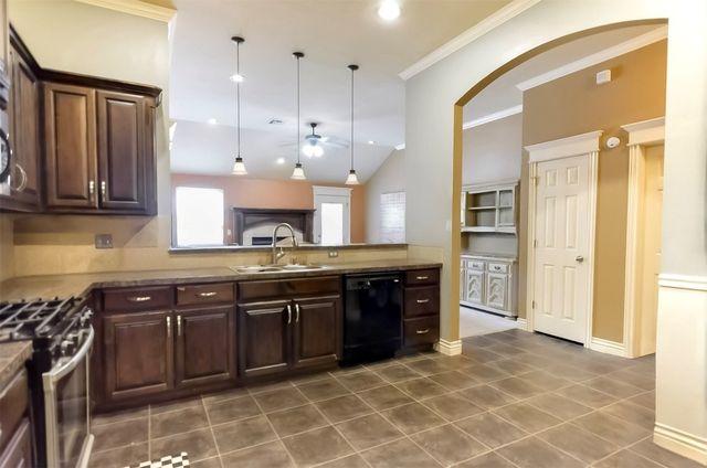 15924 Prairie Run Drive, Edmond, OK 73013