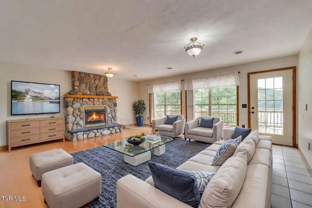 23075 Montego Bay Road, Abingdon, VA 24211