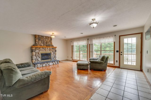 23075 Montego Bay Road, Abingdon, VA 24211