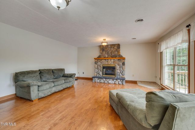 23075 Montego Bay Road, Abingdon, VA 24211