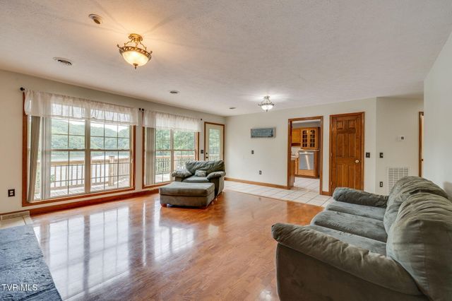 23075 Montego Bay Road, Abingdon, VA 24211