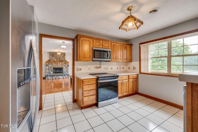 23075 Montego Bay Road, Abingdon, VA 24211
