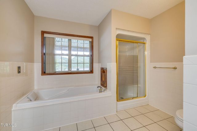 23075 Montego Bay Road, Abingdon, VA 24211