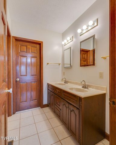 23075 Montego Bay Road, Abingdon, VA 24211