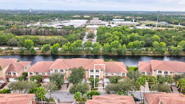 4531 Artesa Way S, Palm Beach Gardens, FL 33418