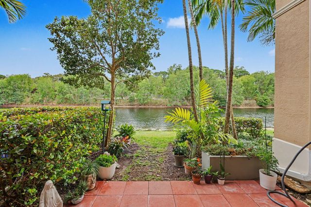 4531 Artesa Way S, Palm Beach Gardens, FL 33418