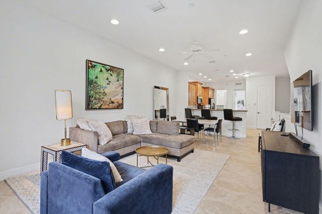 4531 Artesa Way S, Palm Beach Gardens, FL 33418