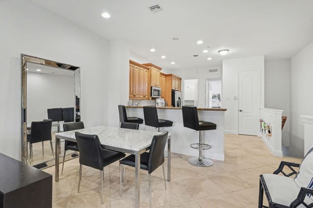 4531 Artesa Way S, Palm Beach Gardens, FL 33418