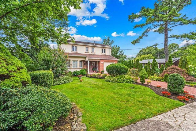 3850 Hillcrest Avenue, Douglaston, NY 11363