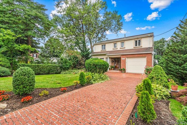 3850 Hillcrest Avenue, Douglaston, NY 11363