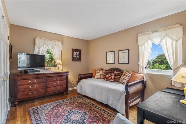 3850 Hillcrest Avenue, Douglaston, NY 11363